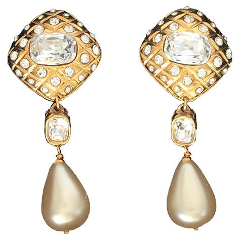 boucles d'oreilles pendantes chanel|Boucles d'oreilles .